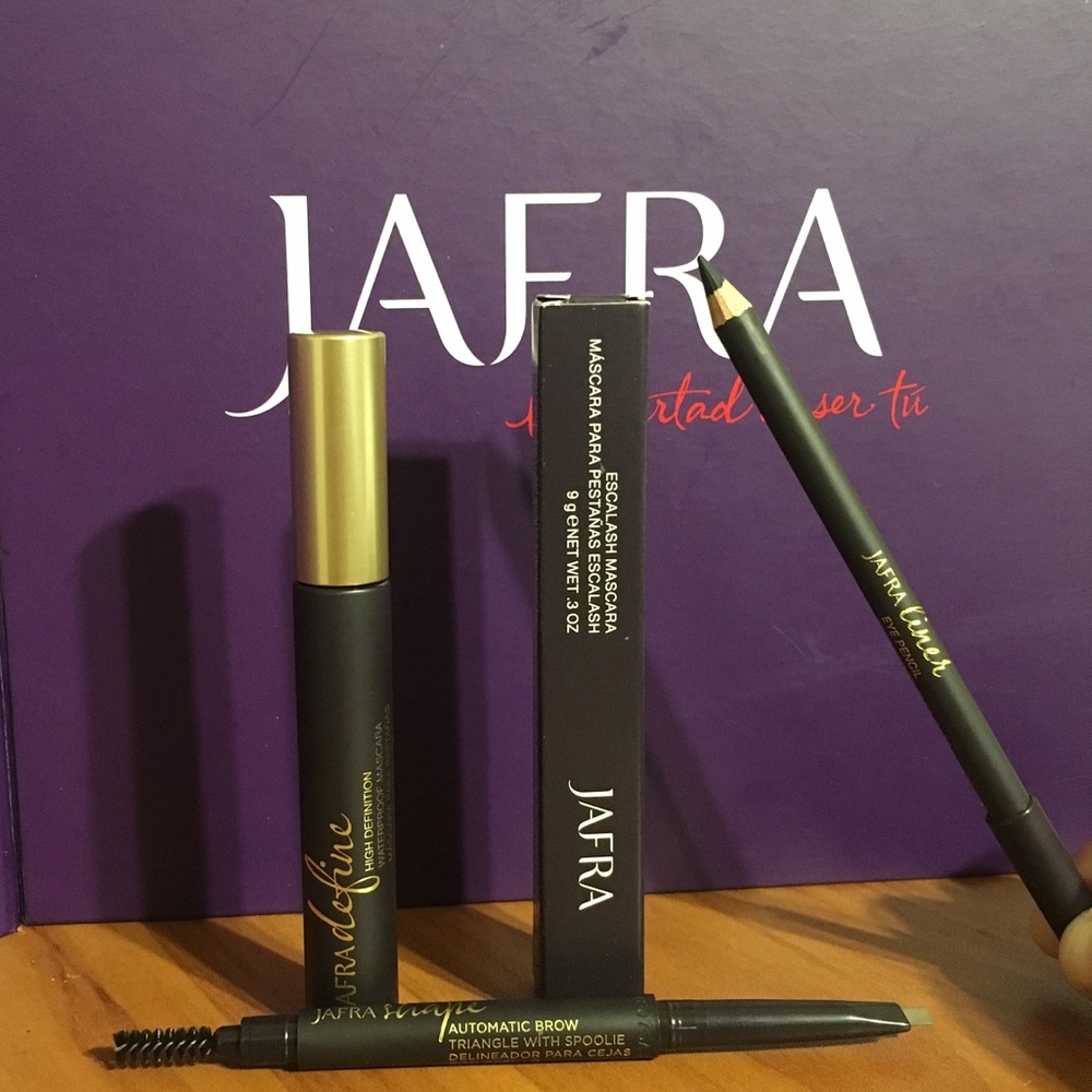 Makeup by Jafra